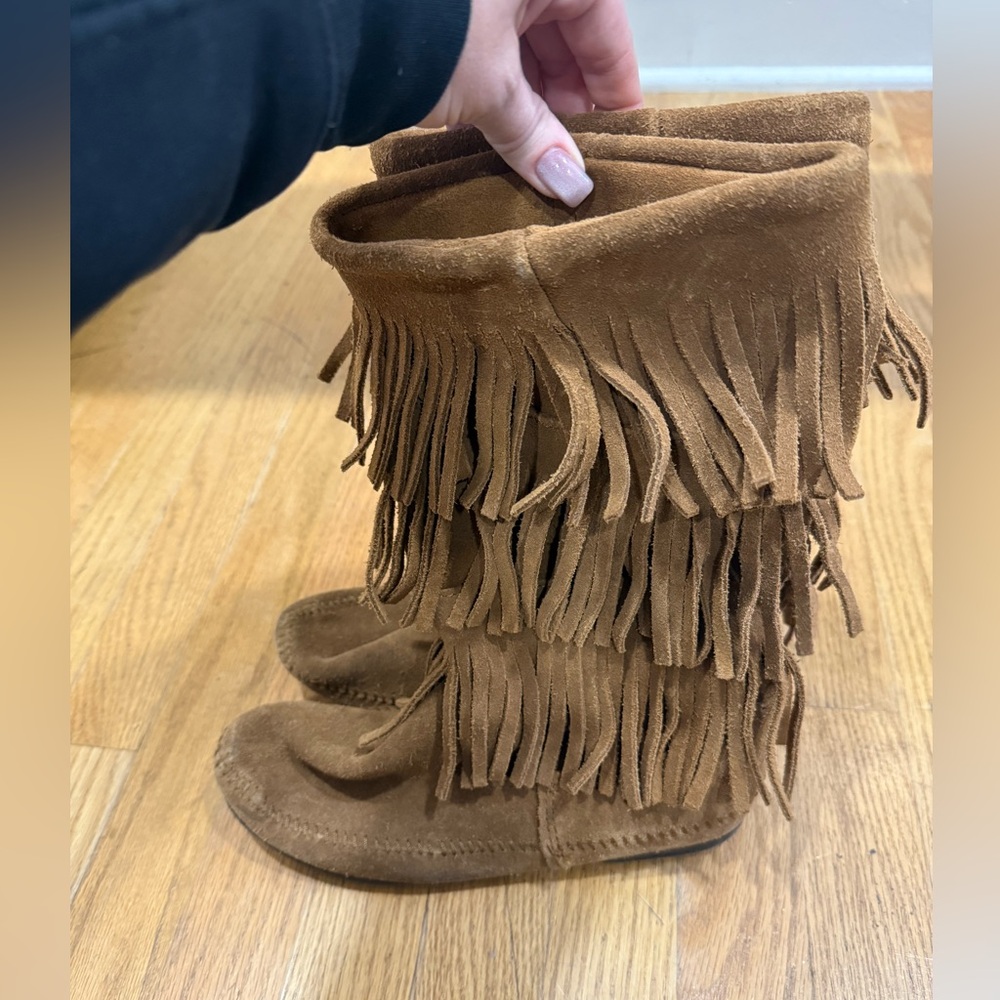 Brown Minnetonka 3-Layer Fringe Boots Size 8